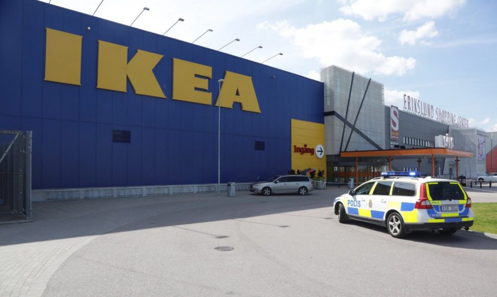 Švedijoje „Ikea“ parduotuvėje nudurti du žmonės