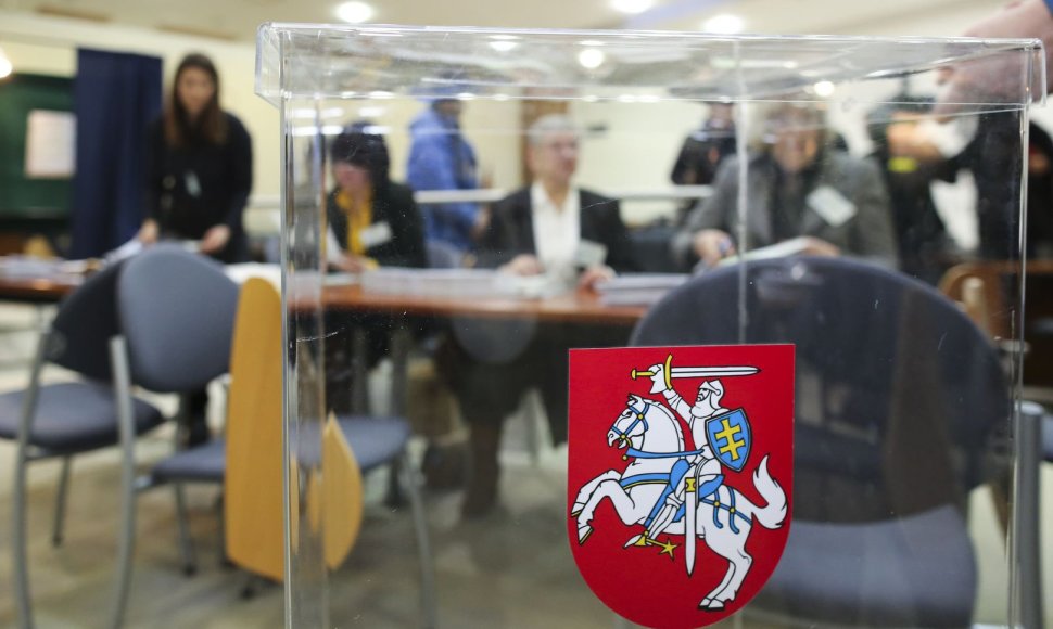 Prezidentė Dalia Grybauskaitė iš anksto balsuoja savivaldybių tarybų rinkimuose 