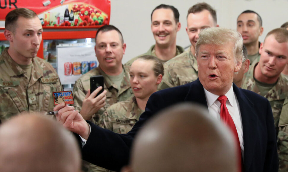 Donaldas Trumpas Irake su JAV kariais