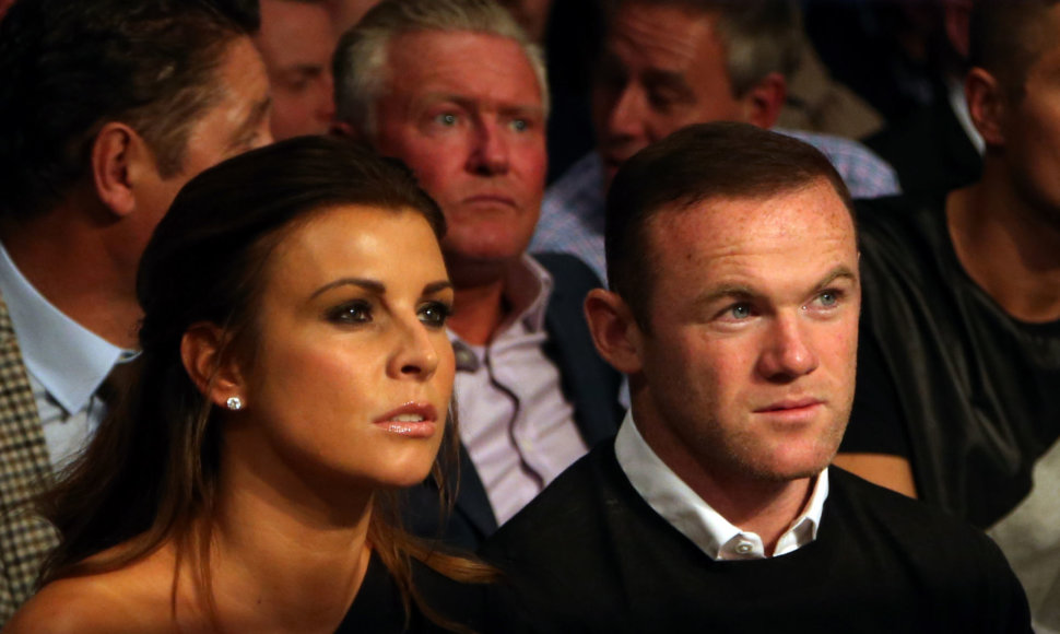 Coleen ir Wayne'o Rooney santykius temdo futbolininko žalingi įpročiai.