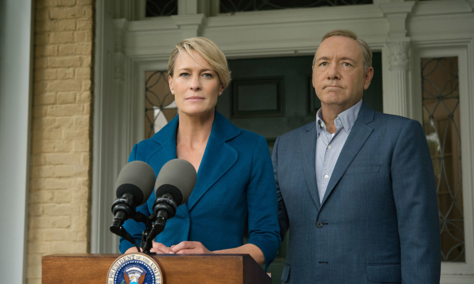 Kevinas Spacey ir Robin Wright seriale „Kortų namelis“