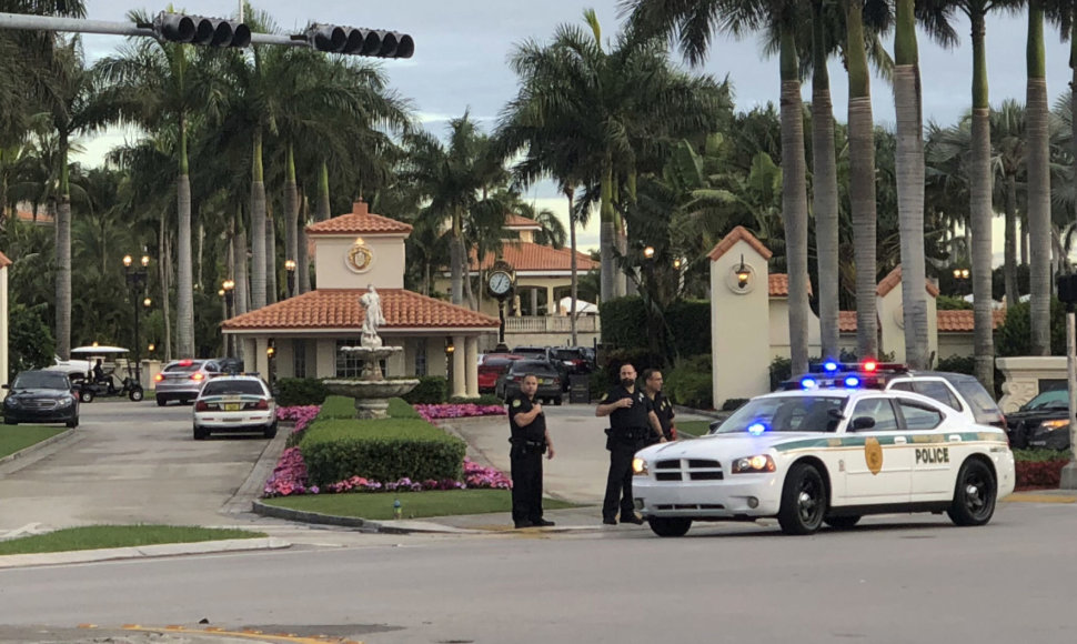 Floridoje suimtas Donaldo Trumpo golfo klubo teritorijoje šaudęs vyras