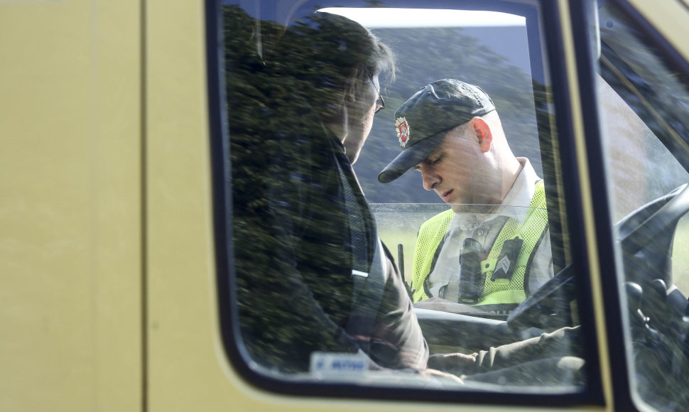 Rytinis kelių policijos reidas