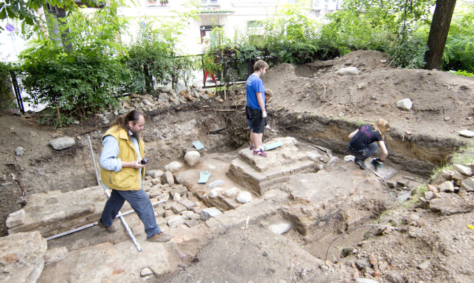 Vilniaus Didžiosios sinagogos komplekso archeologiniai tyrimai nustebino netikėtai atrastais unikaliais radiniais