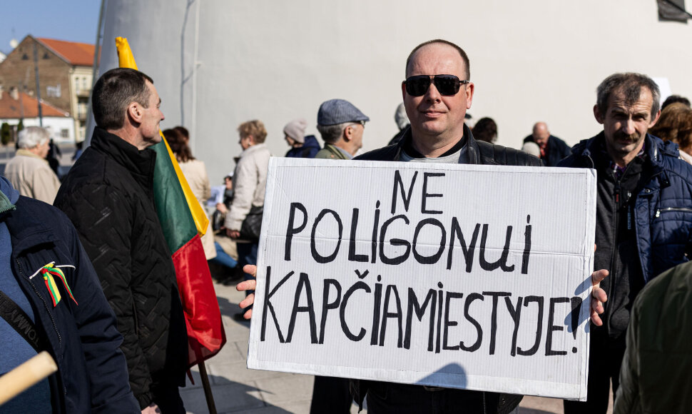 Sąjūdžio &bdquo;Už Lietuvos mi&scaron;kus&ldquo; mitingas prie&scaron; Kapčiamiesčio poligoną