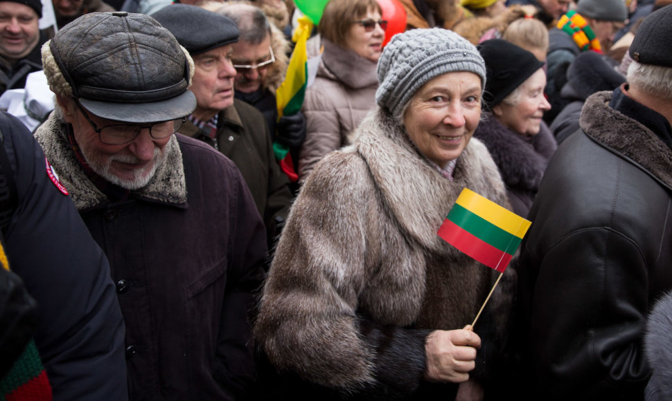 Žmonių minios Vilniaus gatvėse