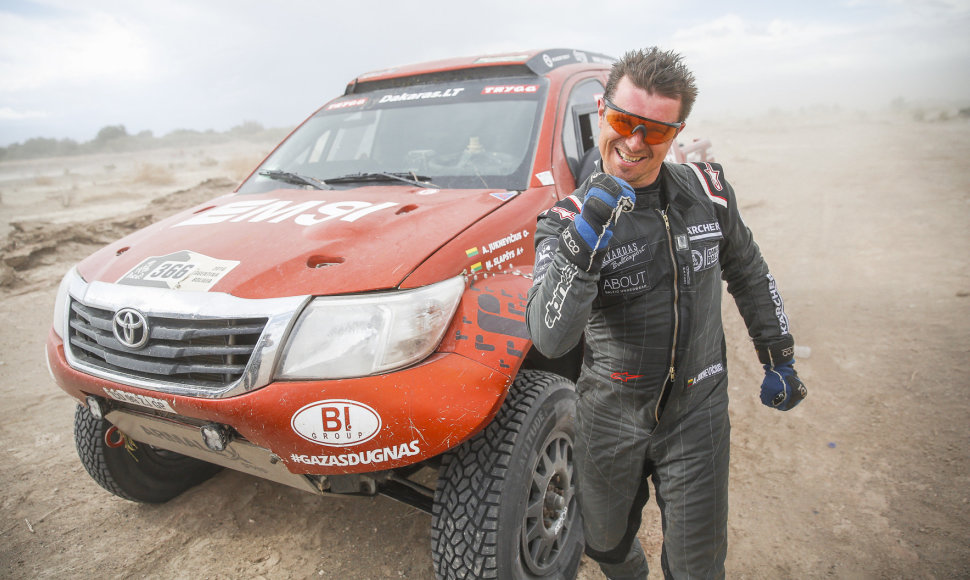 A.Juknevičiaus ir M.Slapšio ekipažas 10-ajame Dakaro ralio ruože