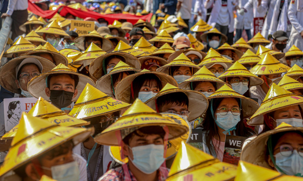 Protestuotojai Mianmare