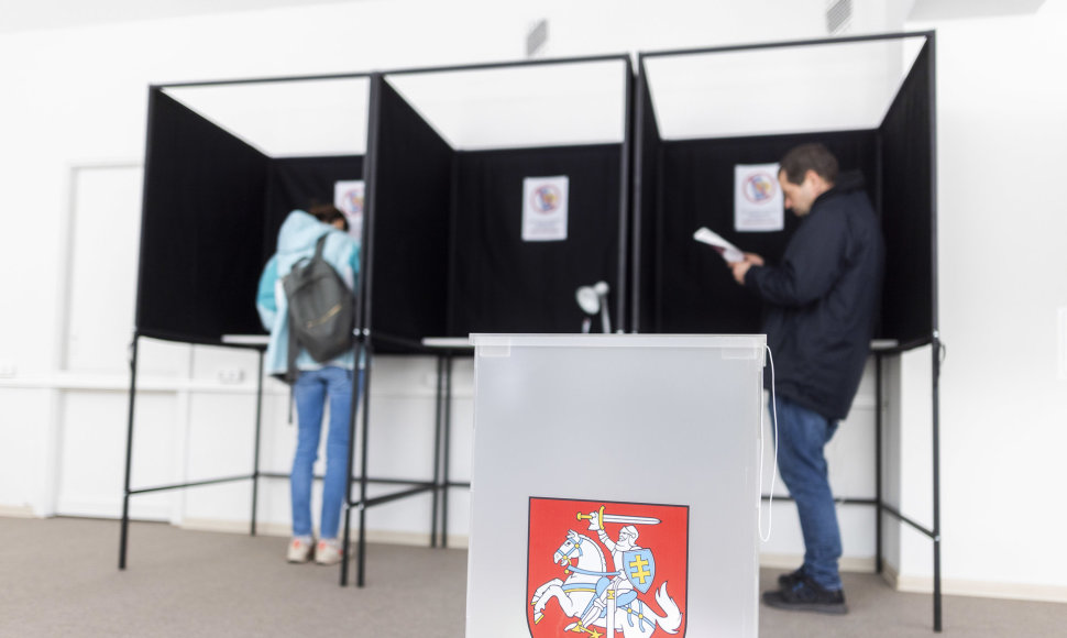 Sekmadienis – Lietuvos prezidento rinkimų ir referendumo dėl pilietybės diena