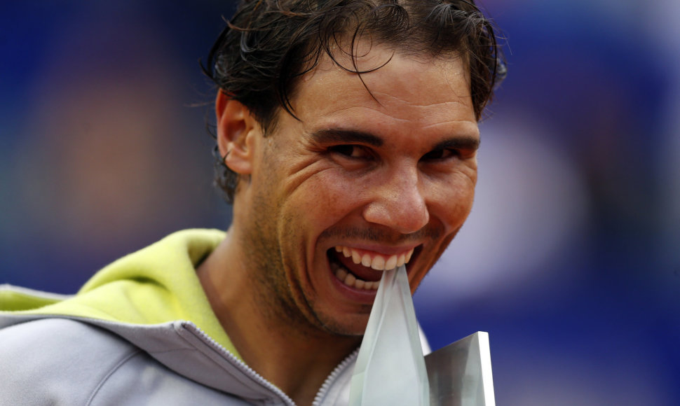 Rafaelis Nadalis iškovojo pirmą sezono trofėjų