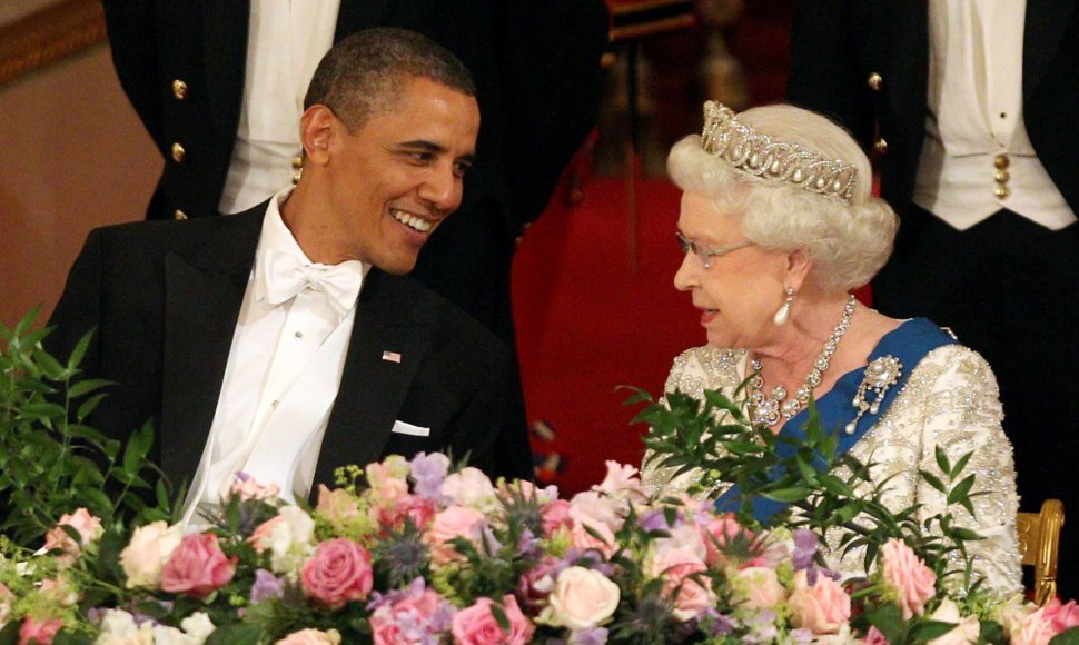 Barackas Obama su karaliene Elizabeth II
