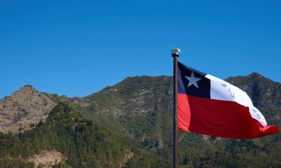 Čilės vėliava plėvesuoja saloje