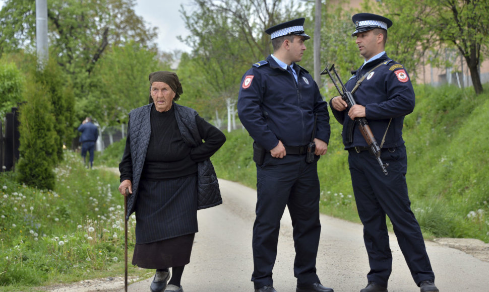 Bosnijos ir Hercegovinos policininkai nusikaltimo vietoje