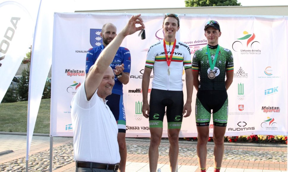 Lietuvos dviračių plento čempionato vyrų grupines lenktynes laimėjo Ramūnas Navardauskas