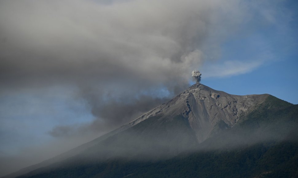 Fuego ugnikalnis Gvatemaloje