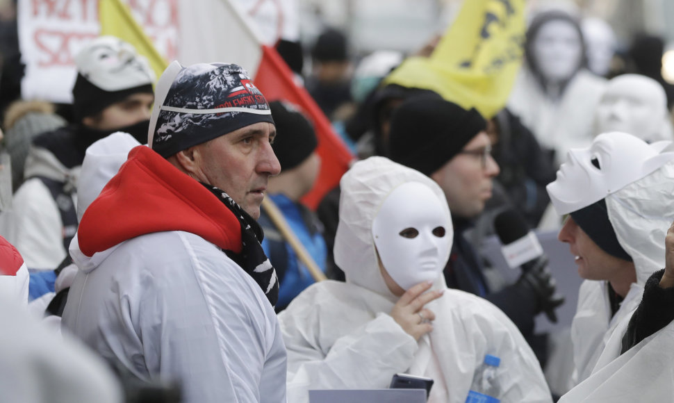 Protestas prieš karantino suvaržymus Varšuvoje