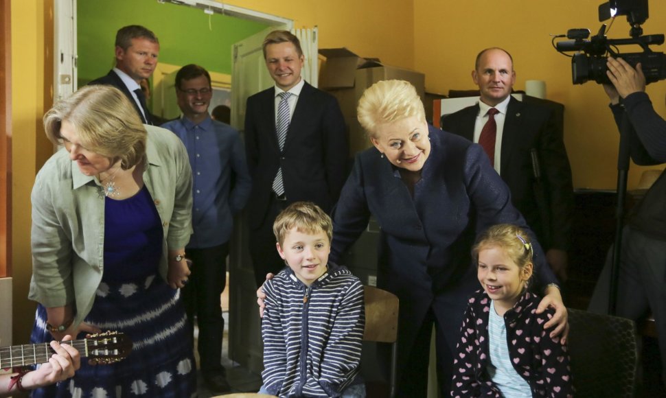 Prezidentė Dalia Grybauskaitė lankėsi Antakalnio atvirame jaunimo centre ,,Žalianamis“