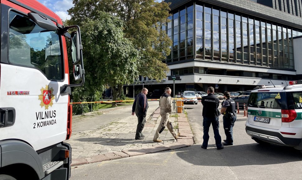 Prie Operos ir baleto teatro – įtartinas lagaminas