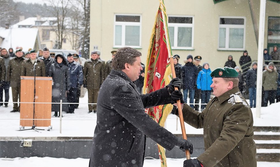 Iškilminga vėliavos perdavimo naujajam LKA viršininkui ceremonija