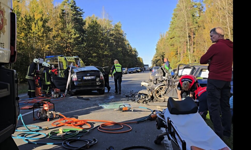 Netoli &Scaron;ilutės susidūrė &bdquo;Toyota&ldquo; ir BMW