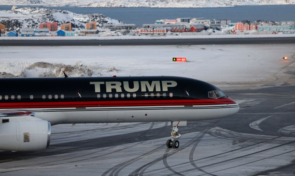 Donaldo Trumpo lėktuvas Grenlandijoje