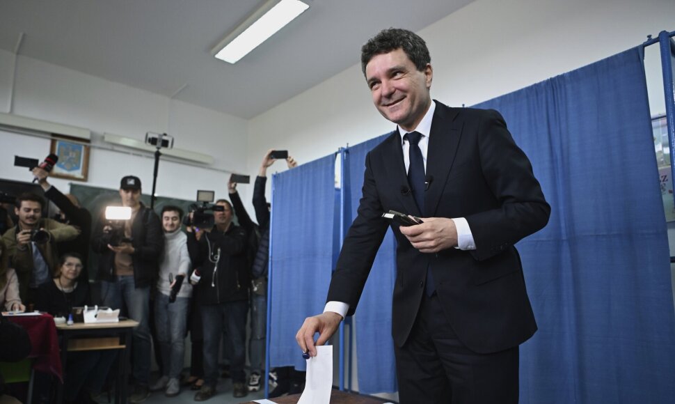 Nicusoras Danas / Alex Nicodim / AP
