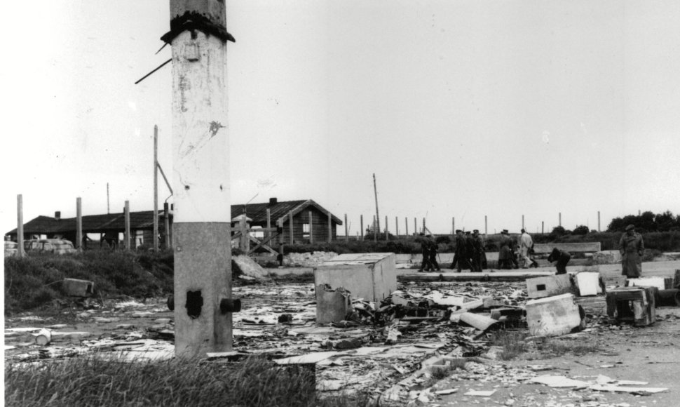 Buvusios Sylto koncentracijos stovyklos griuvėsiai, nufotografuoti 1945 m.