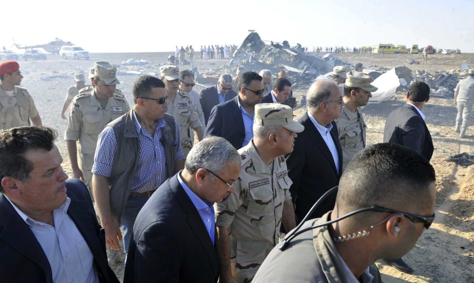 Nelaimės vietoje apsilankė aukšti Egipto politikai ir pareigūnai.