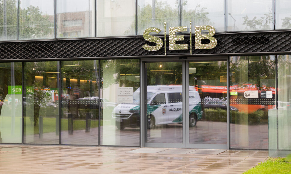 Įvestas &bdquo;Skydas&ldquo; prie SEB banko