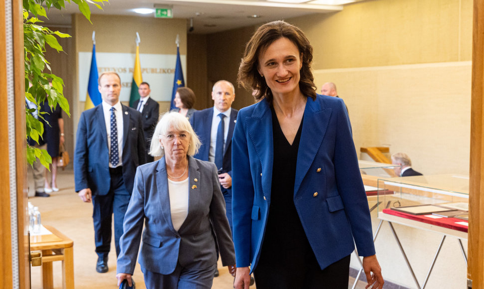 Seimo pirmininkė Viktorija Čmilytė-Nielsen susitiko su JAV Senato delegacija