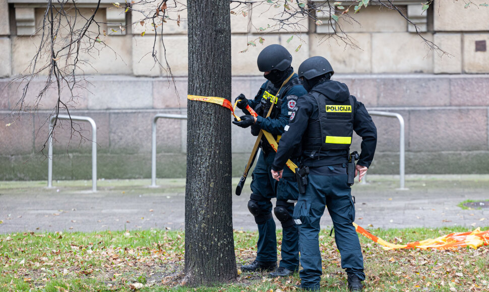 Vilniaus centre nušautas advokatas ir pašauti 2 policijos pareigūnai