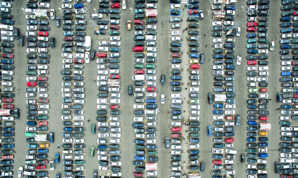 Vilniaus „Akropolio“ automobilių stovėjimo aikštelė