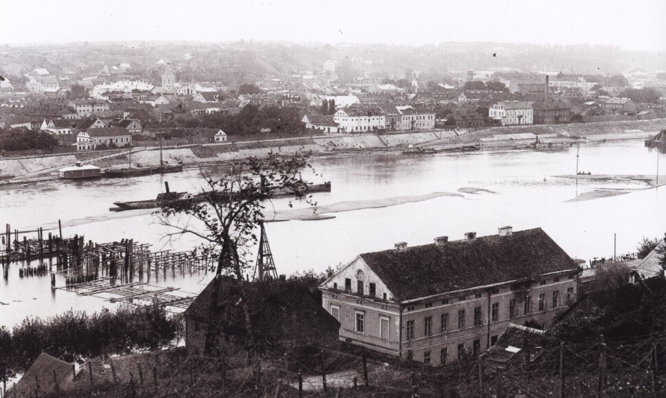 Nemune nuskandinti laivai ties Linksmakalniu Kaune, 1915 m.