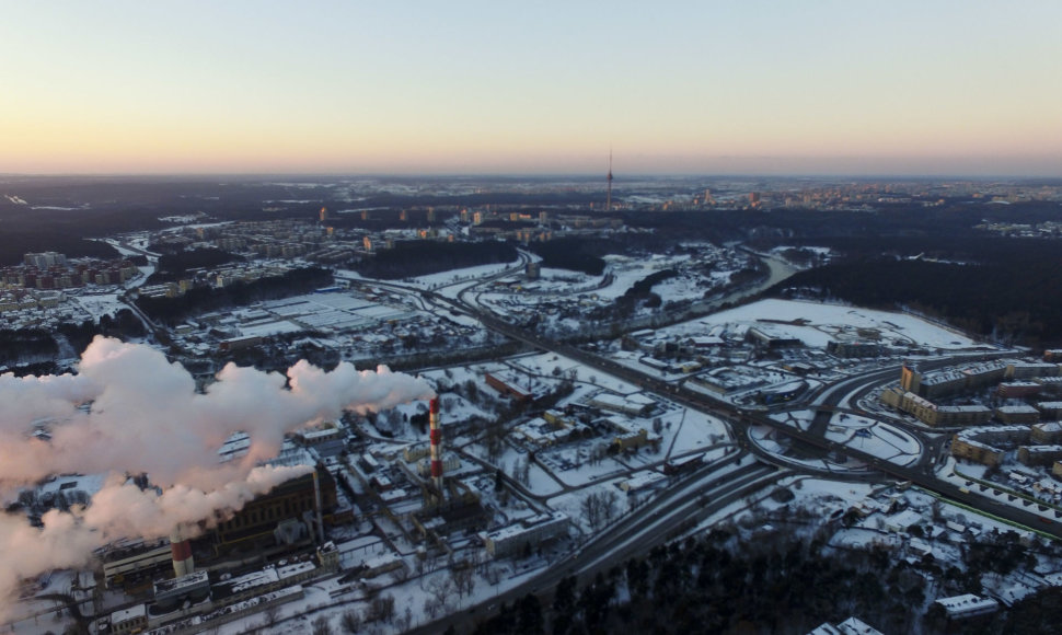 Apglėbtas šalčio Vilnius paskendo besileidžiančios saulės spinduliuose