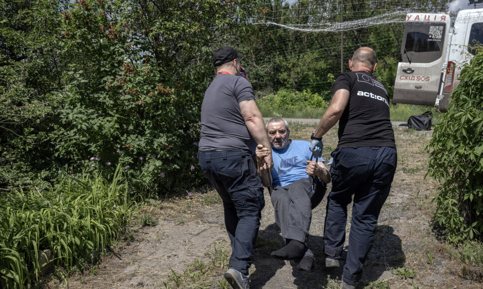 I&scaron; kaimo Donecko srityje evakuojamas vyras
