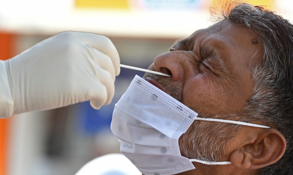 Koronaviruso testavimas Indijoje