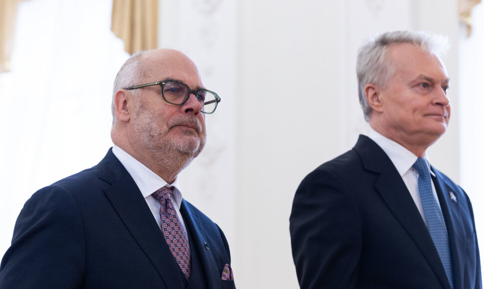 Alaras Karis, Gitanas Nausėda