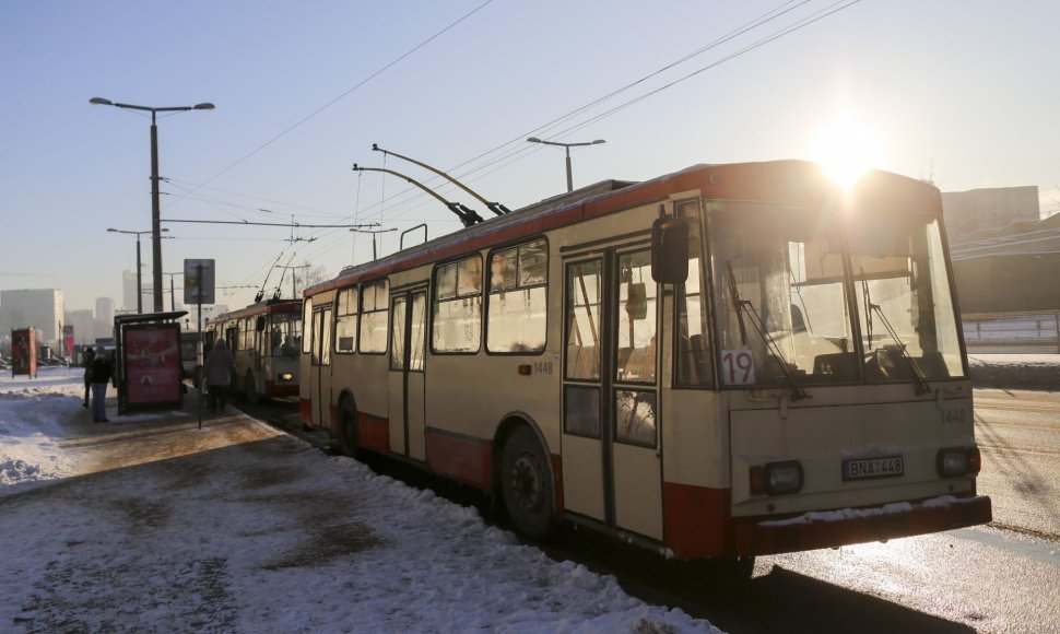 Troleibusas Vilniaus stotelėje