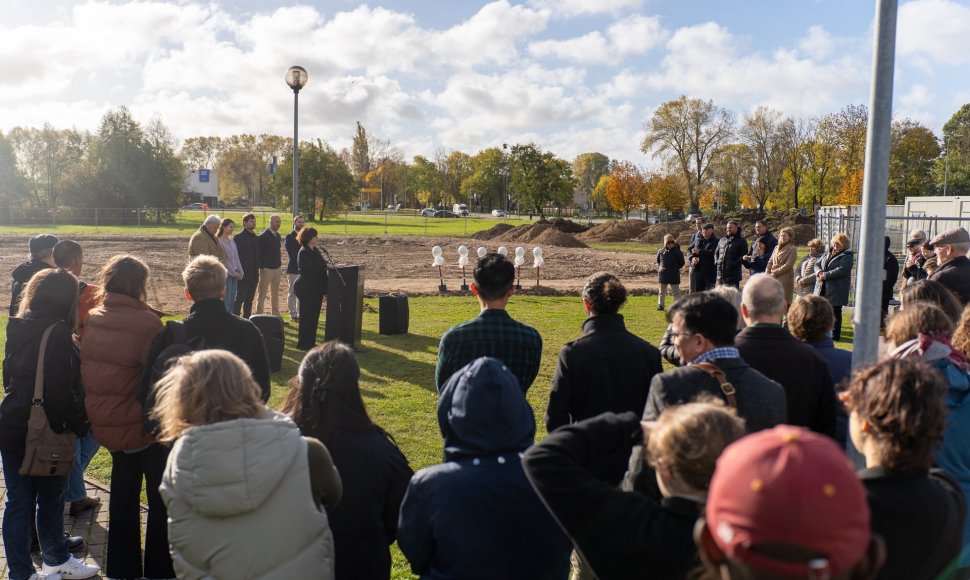 LCC tarptautiniame universitete Klaipėdoje pradėta statyti naują pastatą. Statybos truks 14 mėnesių.