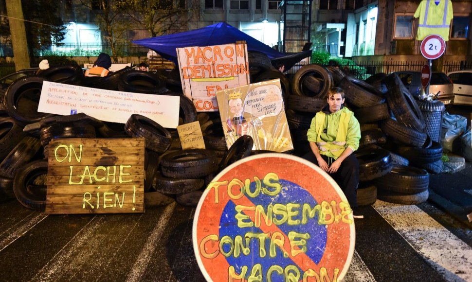 „Geltonųjų liemenių“ protestai Prancūzijoje"	