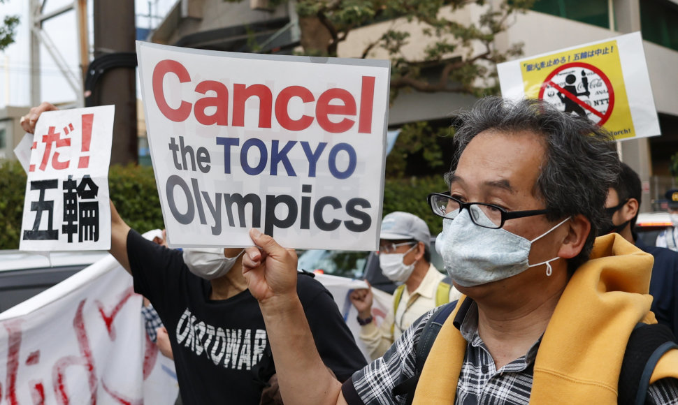 Japonai protestuoja prieš Tokijo olimpinių žaidynių organizavimą