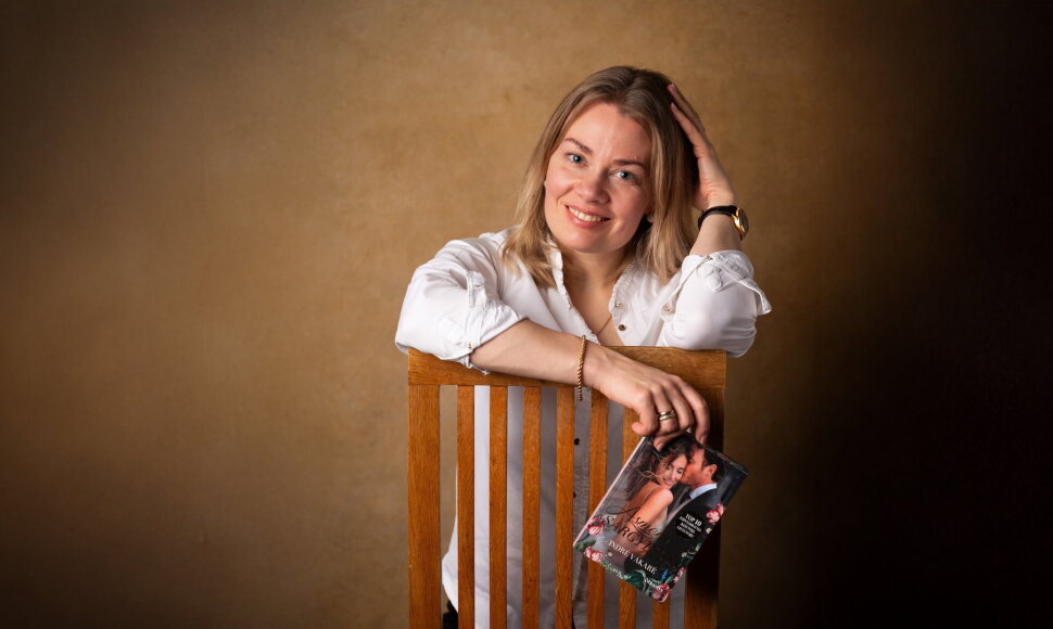 Indrė Vakarė neseniai i&scaron;leido 12-ąjį romaną