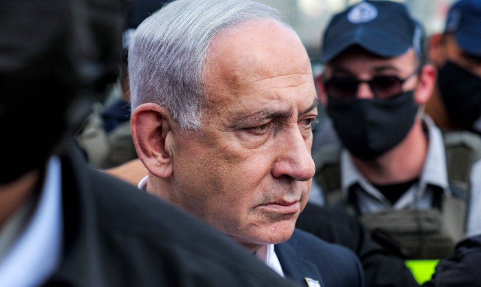  Benjaminas Netanyahu / RONEN ZVULUN / AFP