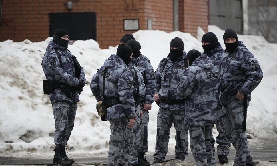 &Scaron;alia cerkvės, kurioje vyks atsisveikinimo su A.Navalnu pamaldos, pastebėta riau&scaron;ių policija