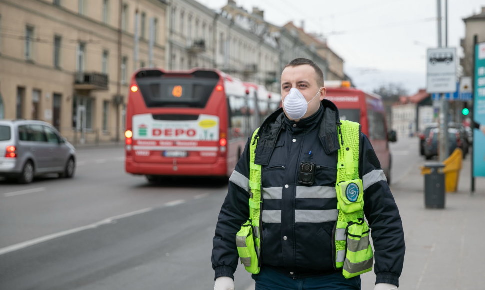 Srautų koordinavimas ir dezinfekcija viešojo transporto stotelėse