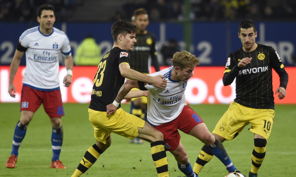 Lewisas Holtby tarp varžovų