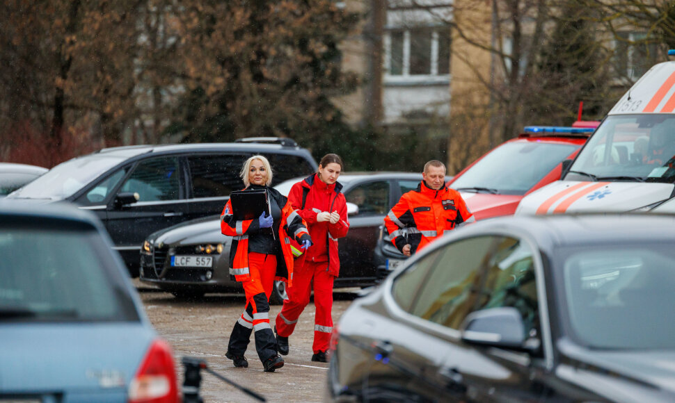 Kaune degė balkonas daugiabutyje