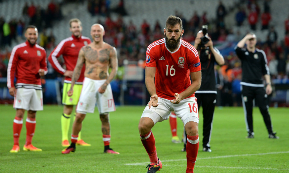 Joe Ledley šokis stadione