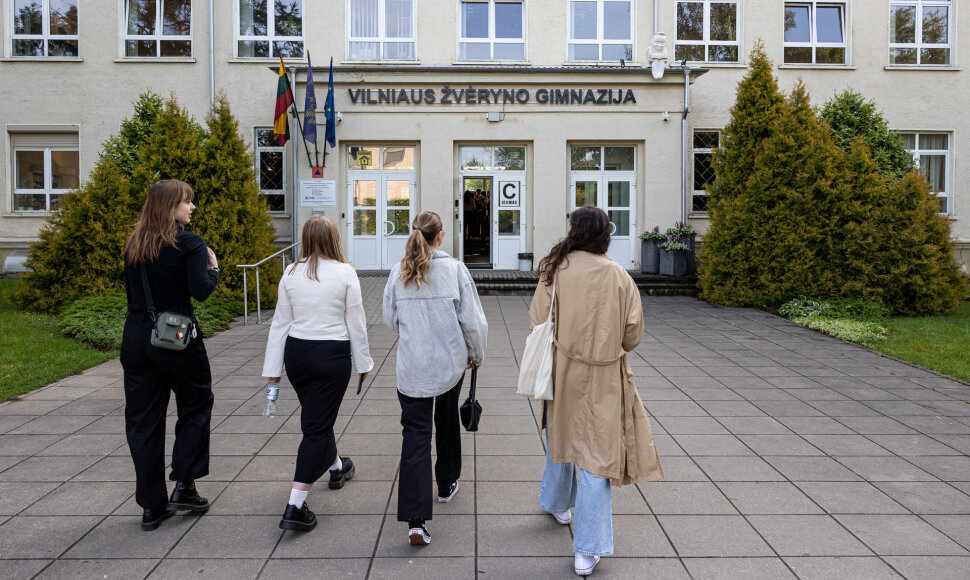 Abiturientai laiko valstybinį lietuvių kalbos egzaminą
