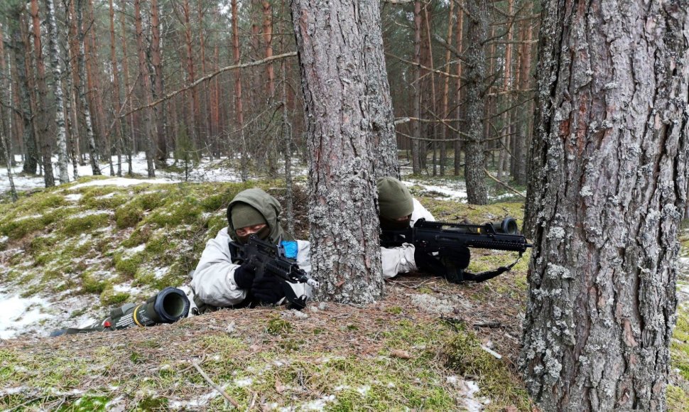 Tarnybos ir pratybų akimirkos